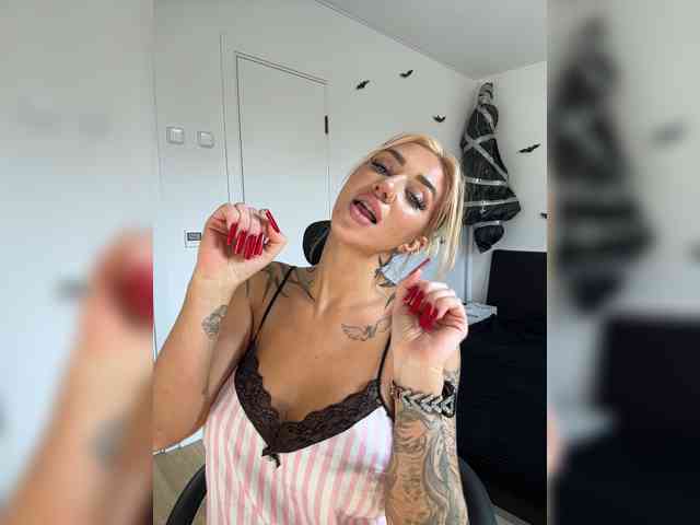 -AmazingBlonde-