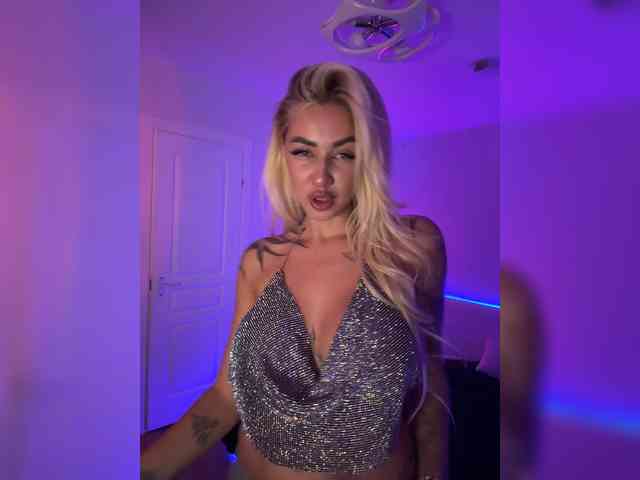 -AmazingBlonde- webcam