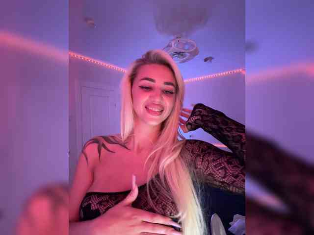 -AmazingBlonde- webcam