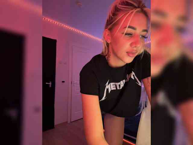 -AmazingBlonde- webcam