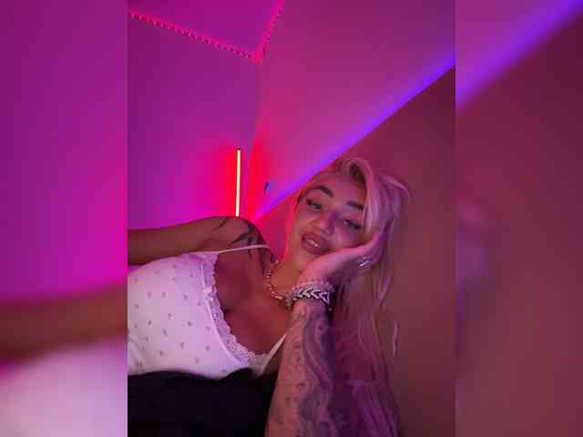 -AmazingBlonde- Sex Cam Show