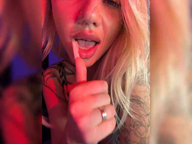 -AmazingBlonde- webcam