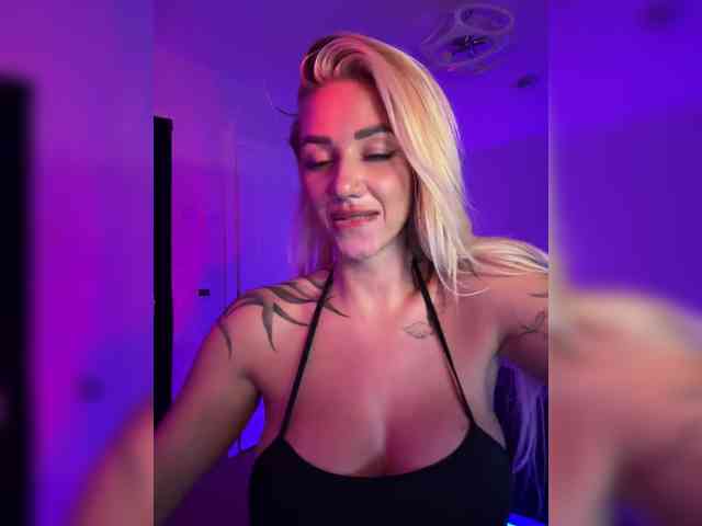 -AmazingBlonde- webcam