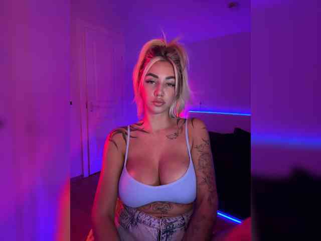 -AmazingBlonde- webcam
