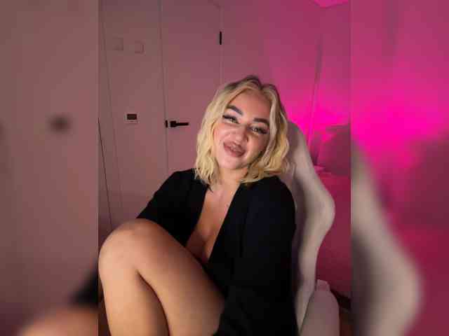 -AmazingBlonde-