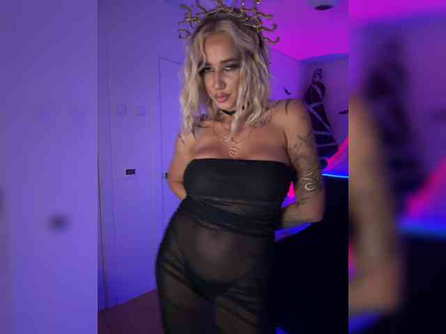-AmazingBlonde-