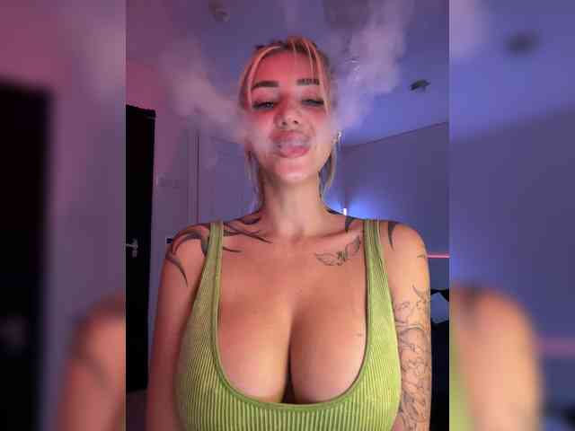 -AmazingBlonde- webcam