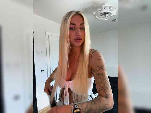 -AmazingBlonde- webcam