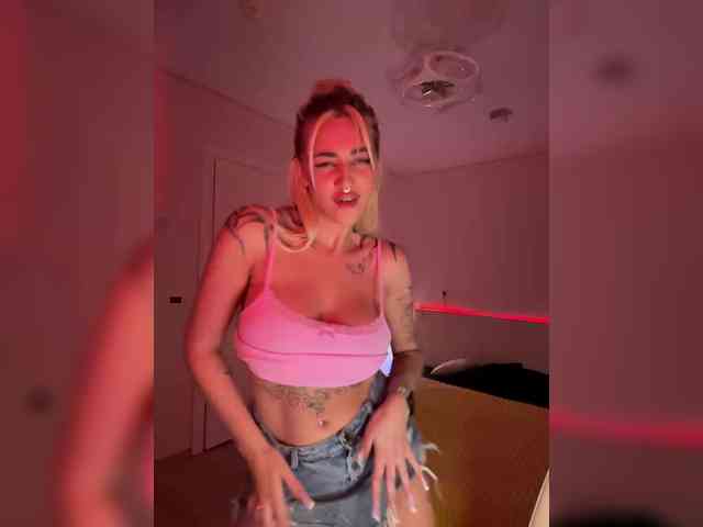 -AmazingBlonde- webcam