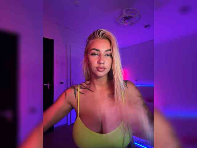 -AmazingBlonde- webcam