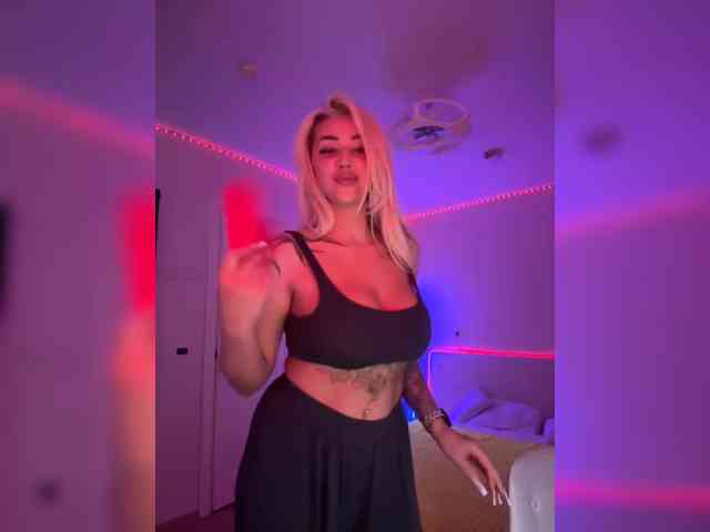 -AmazingBlonde- webcam