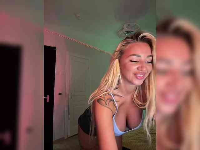 -AmazingBlonde- webcam