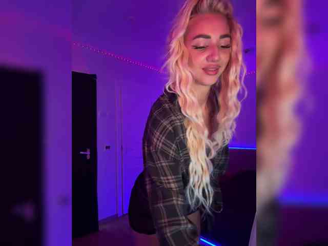 -AmazingBlonde- webcam