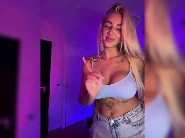 -AmazingBlonde- webcam