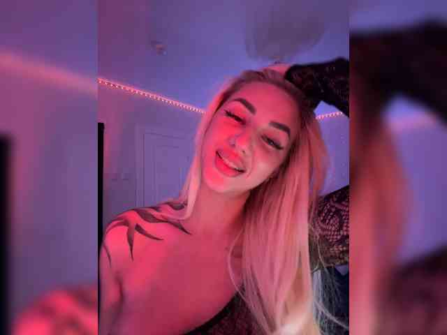 -AmazingBlonde- webcam