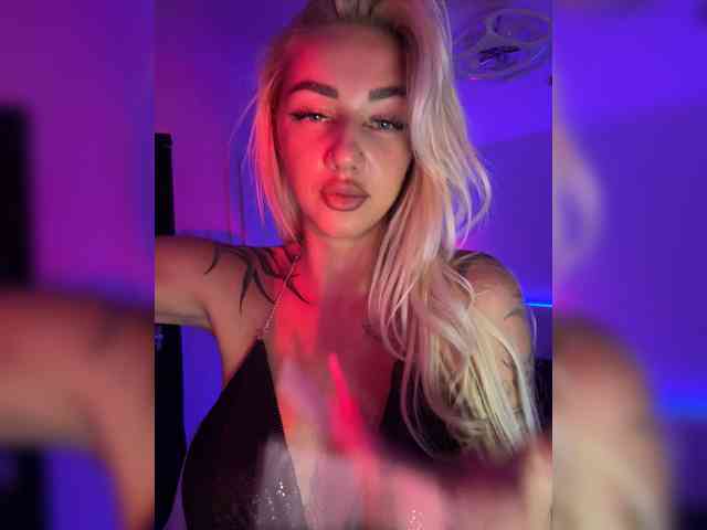 -AmazingBlonde- webcam