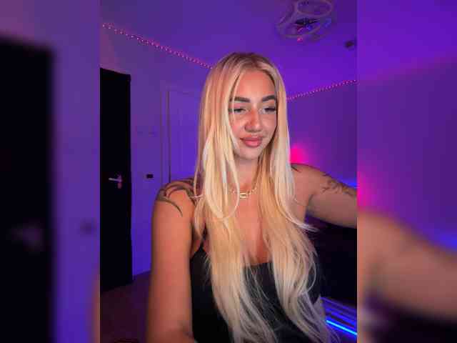 -AmazingBlonde- webcam