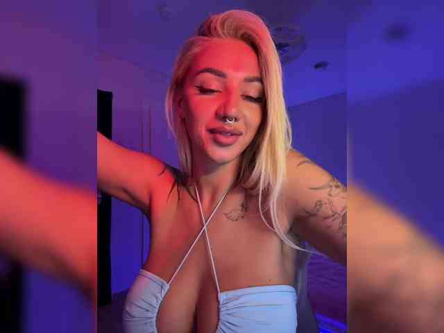 -AmazingBlonde- webcam