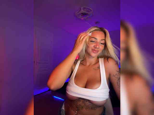 -AmazingBlonde- webcam