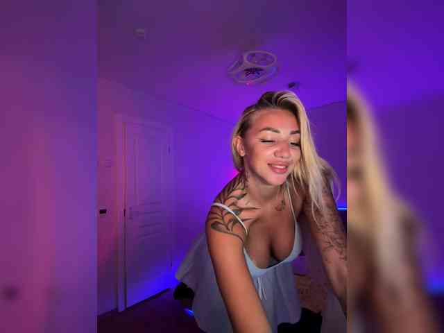 -AmazingBlonde- webcam