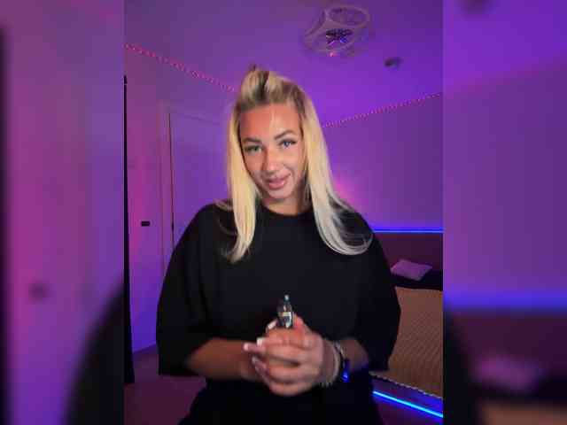 -AmazingBlonde- Sex Cam Show