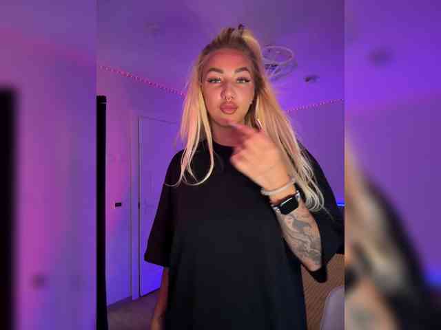 -AmazingBlonde- webcam