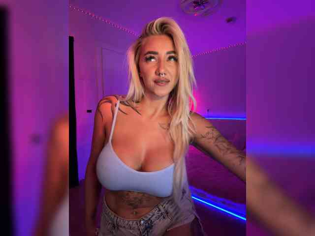 -AmazingBlonde- webcam