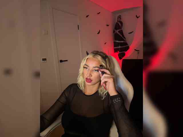 -AmazingBlonde-