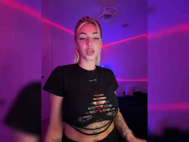 -AmazingBlonde- webcam