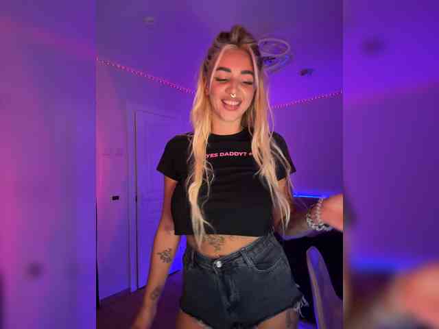-AmazingBlonde- webcam