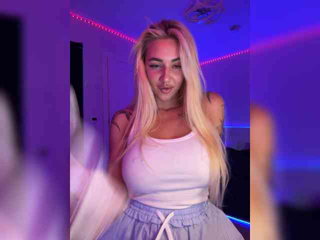 -AmazingBlonde- webcam