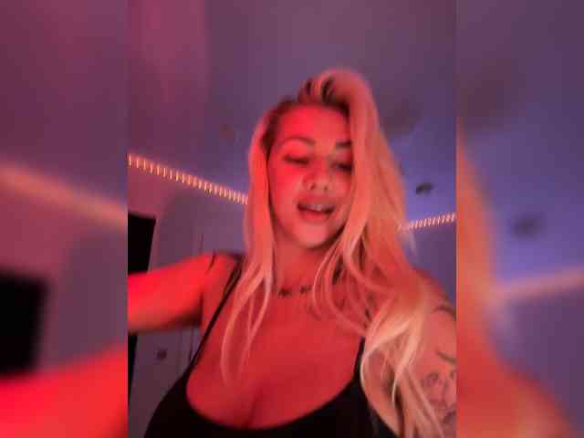 -AmazingBlonde- webcam
