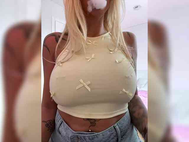 -AmazingBlonde- webcam