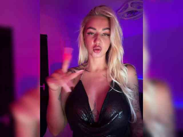 -AmazingBlonde- webcam