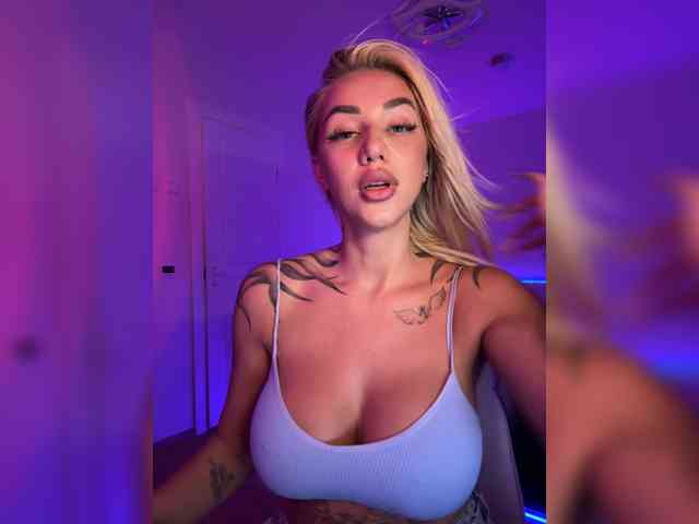-AmazingBlonde- webcam