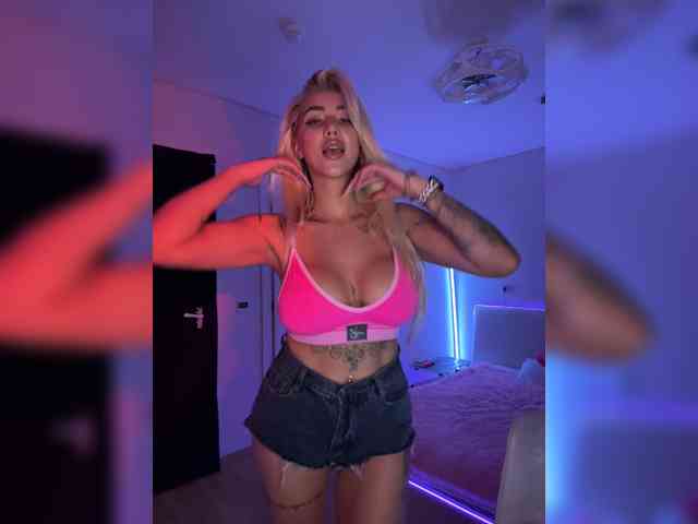 -AmazingBlonde- webcam