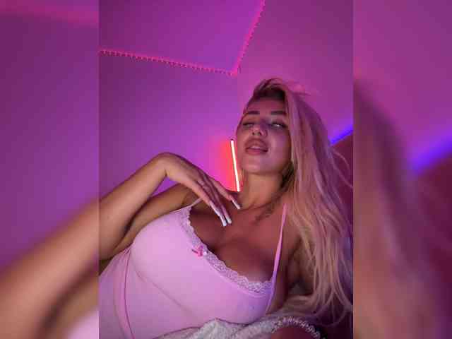 -AmazingBlonde- webcam