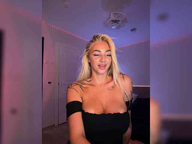 -AmazingBlonde- webcam