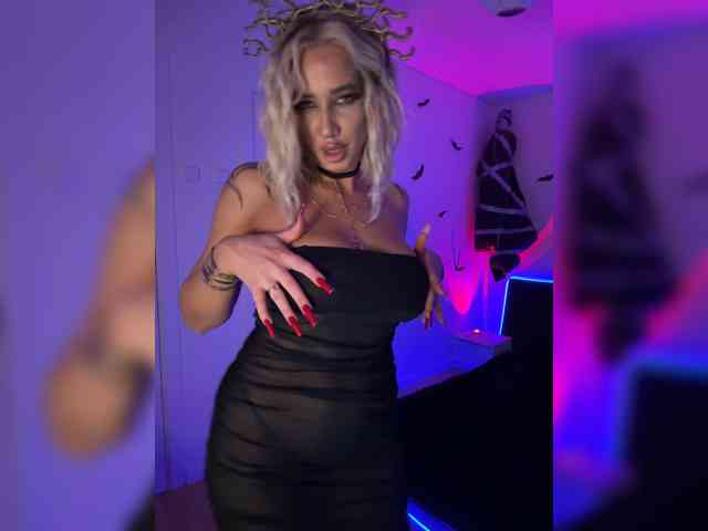 -AmazingBlonde-
