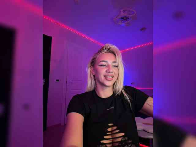 -AmazingBlonde-