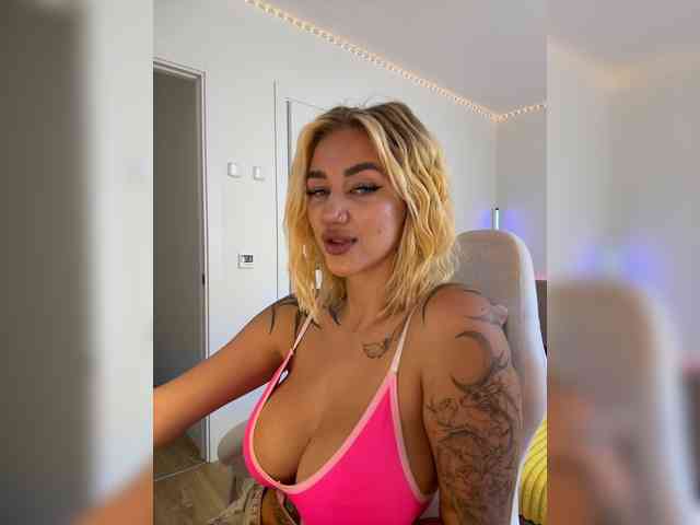 -AmazingBlonde- webcam