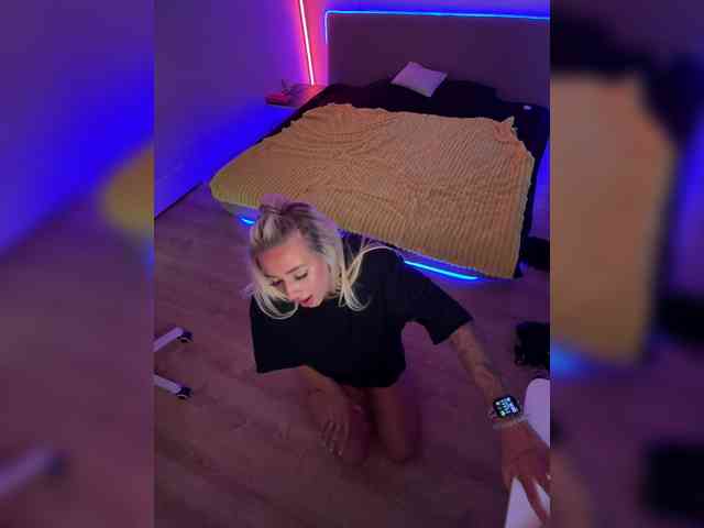 -AmazingBlonde- webcam