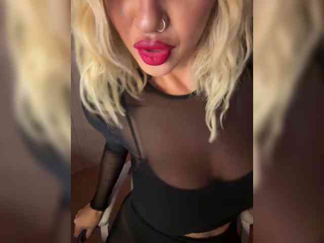 -AmazingBlonde-