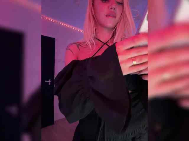 -AmazingBlonde- webcam
