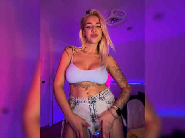 -AmazingBlonde- webcam