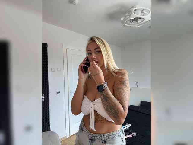 -AmazingBlonde- webcam