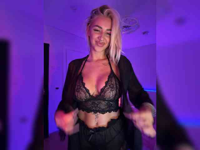 -AmazingBlonde- webcam