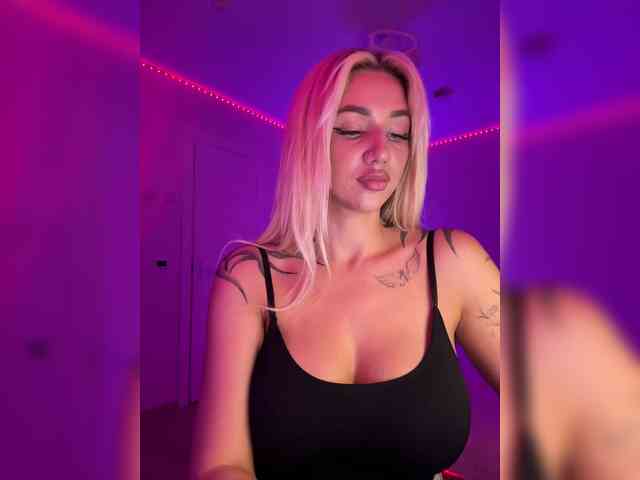 -AmazingBlonde-