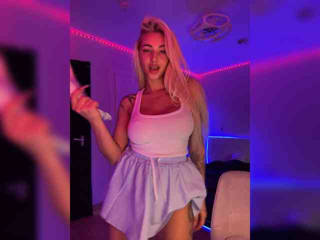 -AmazingBlonde- webcam