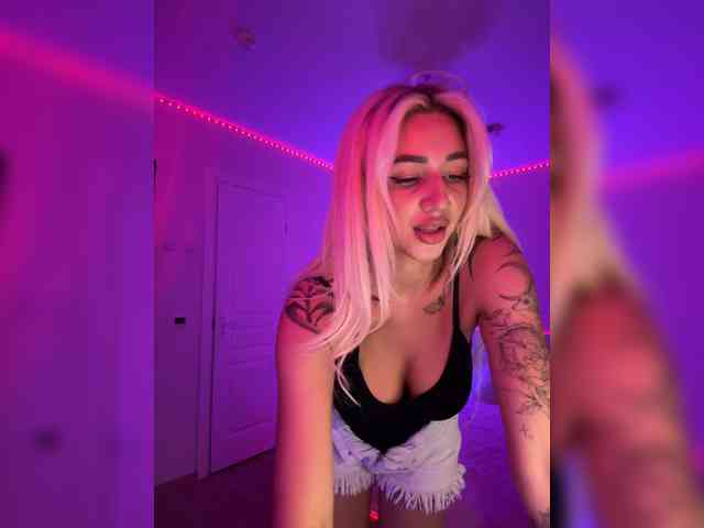 -AmazingBlonde- webcam